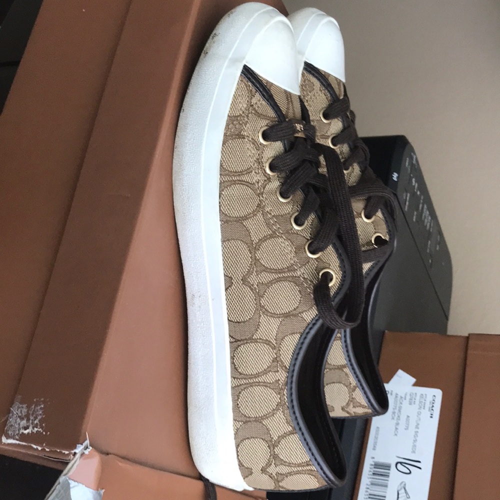 Coach sneaker empire outline